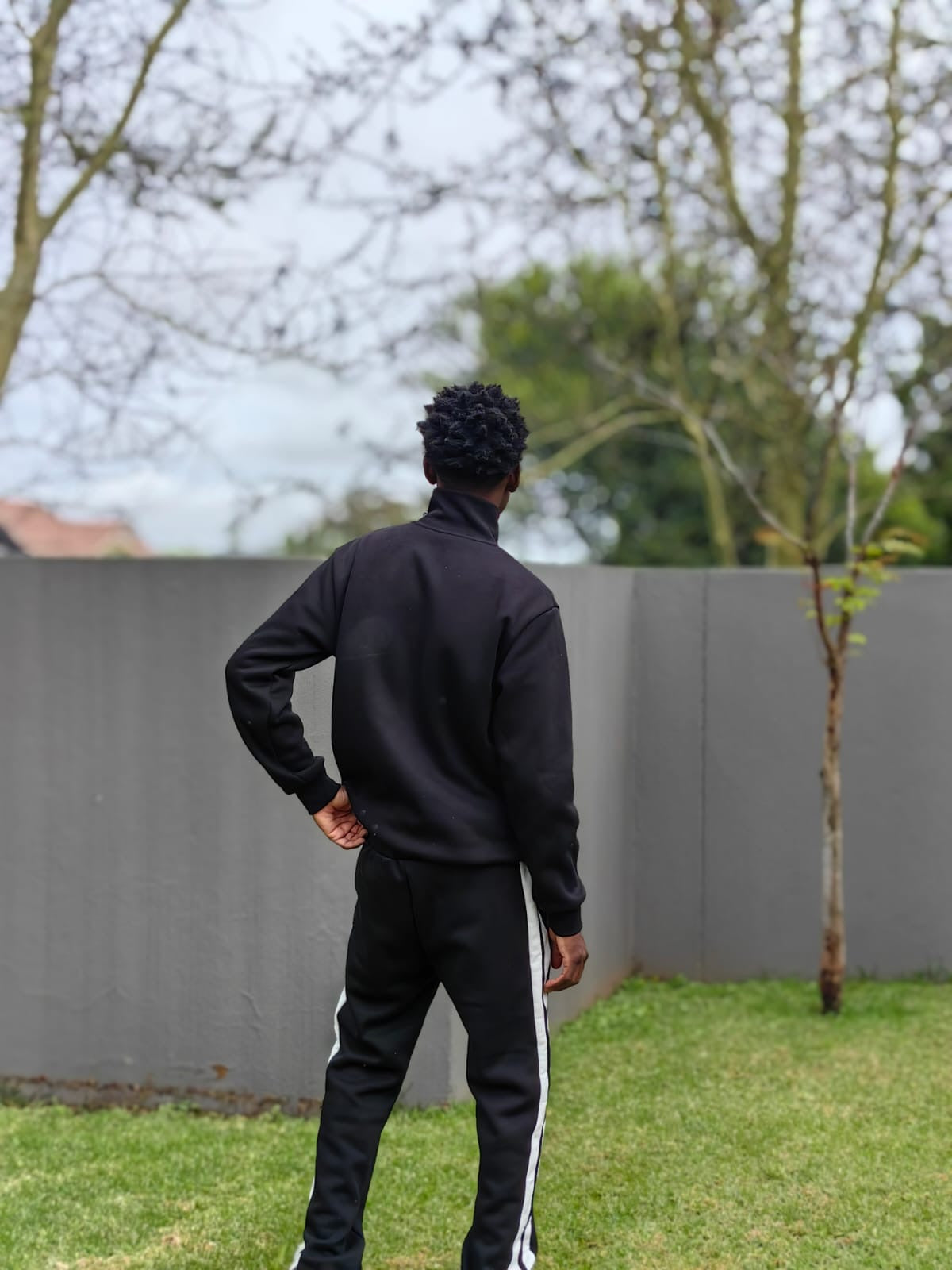 Anthony leaps track top cross branded